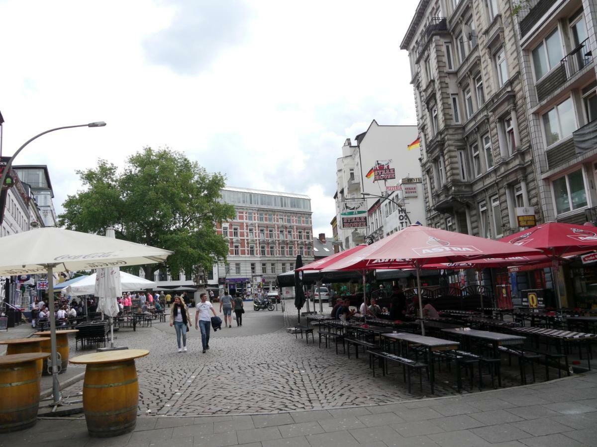 Hotel Sleep in Hamburg St. Pauli Exterior foto